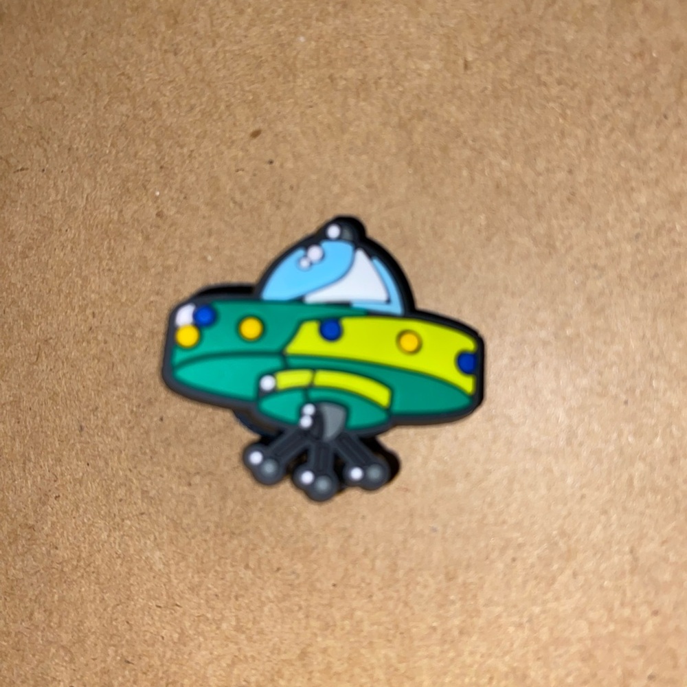 🐊6/$12🐊 Spaceship Croc Charm